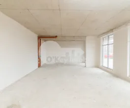 Spațiu comercial, STRĂȘENI