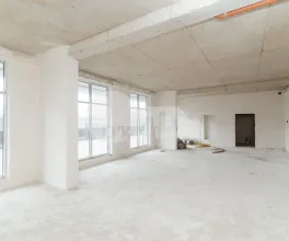 Spațiu comercial, STRĂȘENI