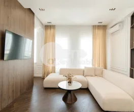 Penthouse, Centru, MELESTIU