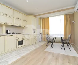 Apartament, Centru, MELESTIU