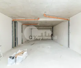 Spațiu comercial, STRĂȘENI