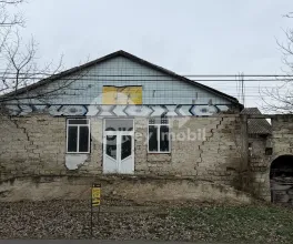 Spațiu comercial, STRĂȘENI