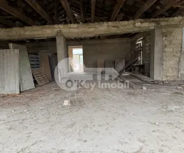 Spațiu comercial, STRĂȘENI