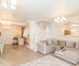 Townhouse, Centru, MELESTIU