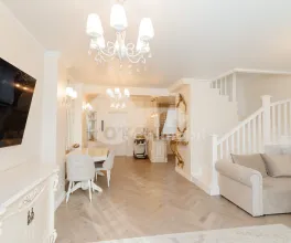 Townhouse, Centru, MELESTIU