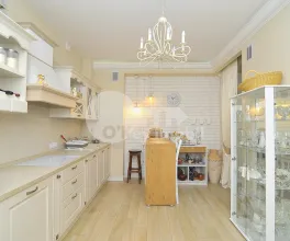 Casă, Centru, MOARA ROȘIE