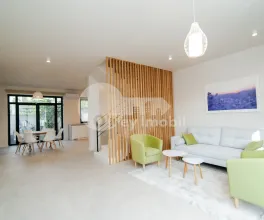 Casă, Centru, GEORGE MENIUC