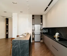 Penthouse, Centru, MELESTIU