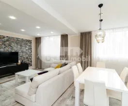 Apartament, Centru, MELESTIU