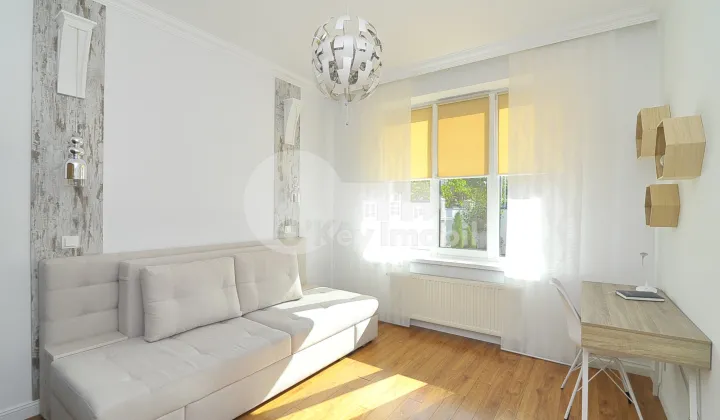 Casă, Centru, MOARA ROȘIE